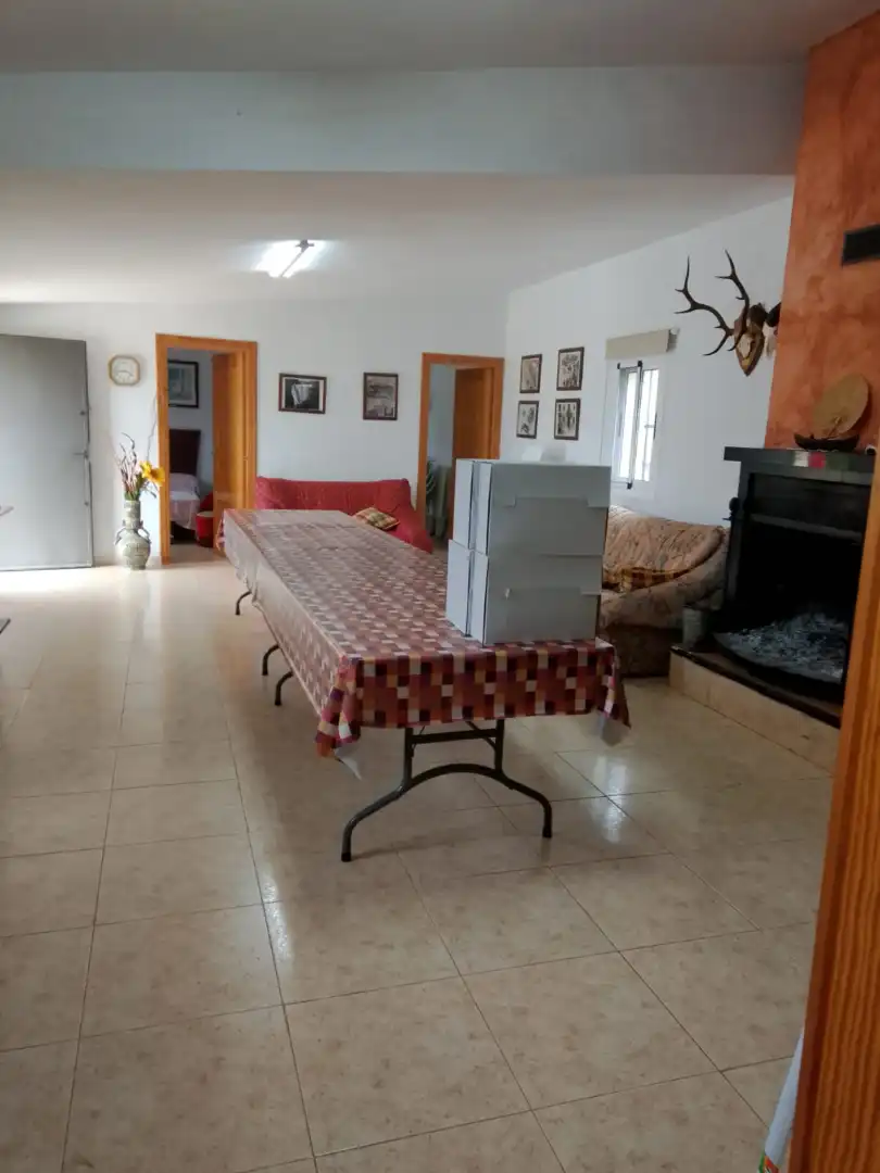 Menjador de Casa o xalet en venda en Tibi amb Jardí privat, Terrassa i Moblat