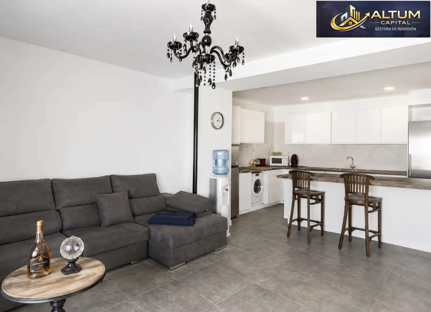 Detached house with pool for sale in Calle Castilla, imagen 2