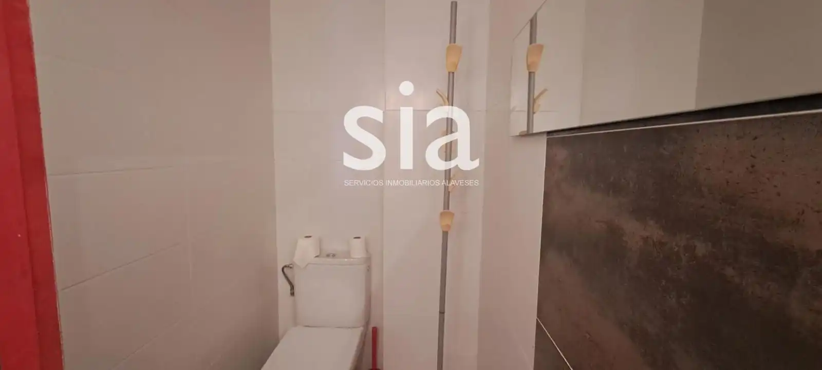 Baño de Local de alquiler en Vitoria - Gasteiz