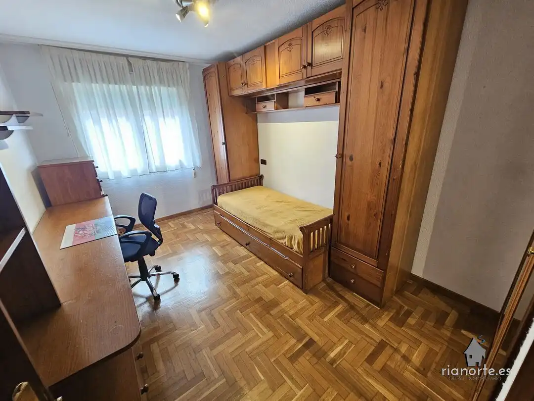 Bedroom of Flat for rent in Avilés  with Heating and Terrace