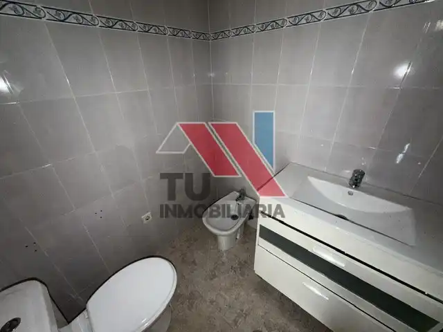Bathroom of Flat for sale in Fuensalida  with Balcony and Community pool