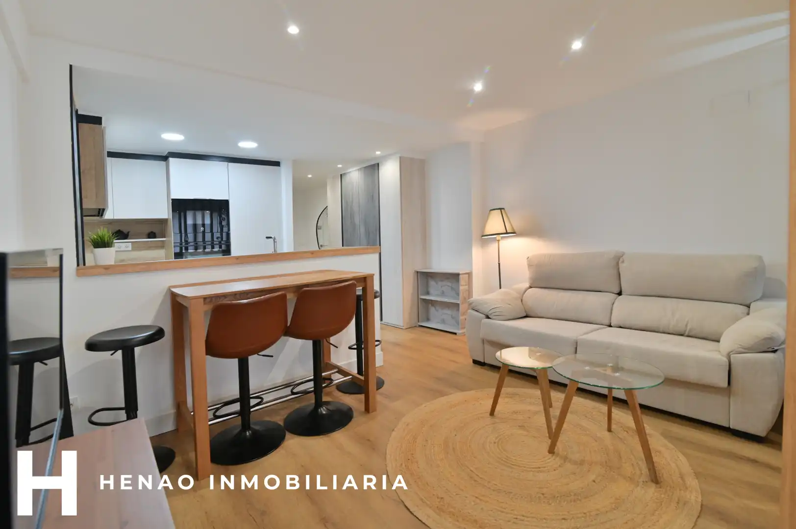 Sala de estar de Apartamento en venta en Bilbao  con Calefacción, Parquet y Amueblado
