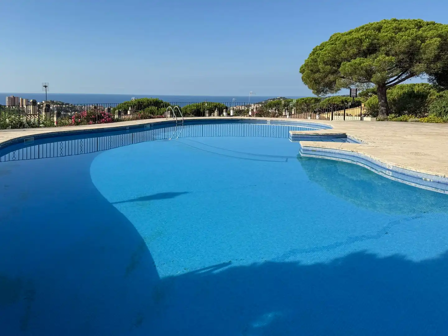 Piscina de Apartamento en venta en Sant Feliu de Guíxols con Calefacción, Terraza y Piscina comunitaria