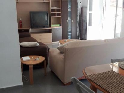 Sala d'estar de Apartament de lloguer en  Sevilla Capital amb Moblat, Rentadora i Es permeten mascotes