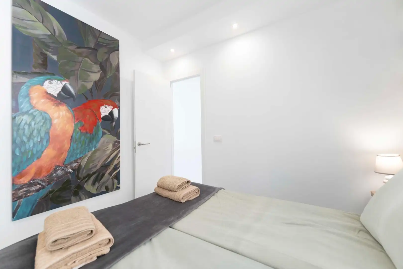 Dormitori de Apartament en venda en Adeje amb Aire condicionat, Terrassa i Moblat