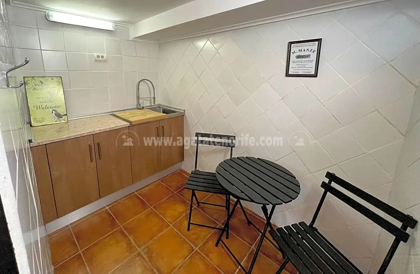 Cuina de Casa o xalet en venda en Icod de los Vinos amb Jardí privat, Terrassa i Piscina