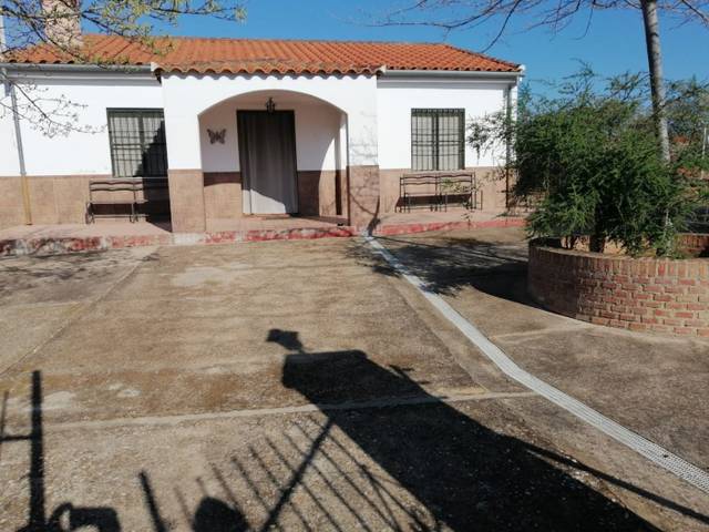 Casa-chalet en Venta en Montoro