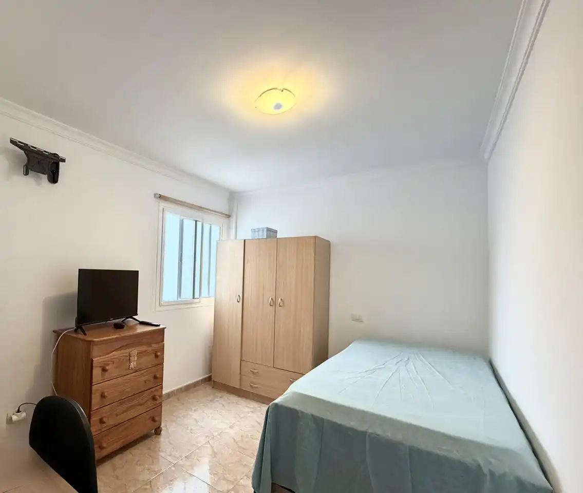 Habitación de Piso de alquiler en Agüimes con Amueblado, Se aceptan mascotas y Internet