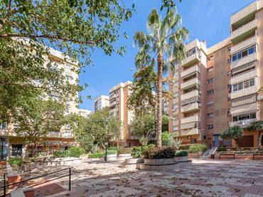 Rez-de-chaussée avec jardin à vendre à Calle POETA AGUSTIN RUANO