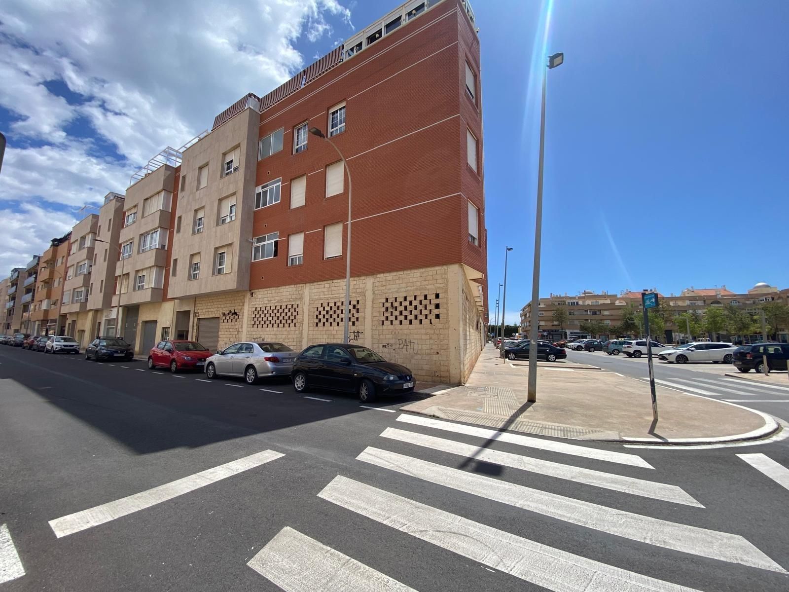 Vista exterior de Pis en venda en Roquetas de Mar