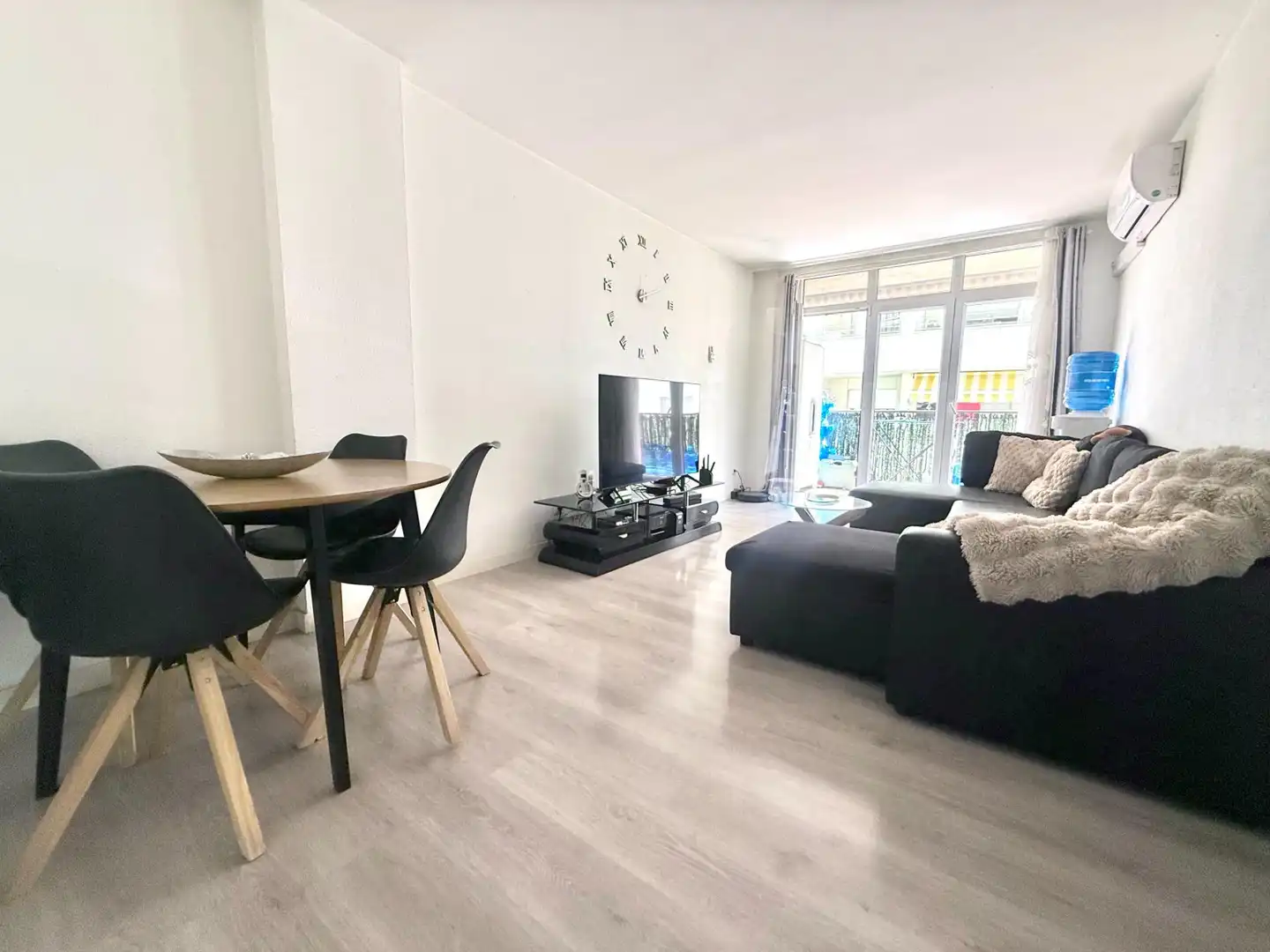 Sala de estar de Piso en venta en Figueres con Aire acondicionado, Calefacción y Parquet