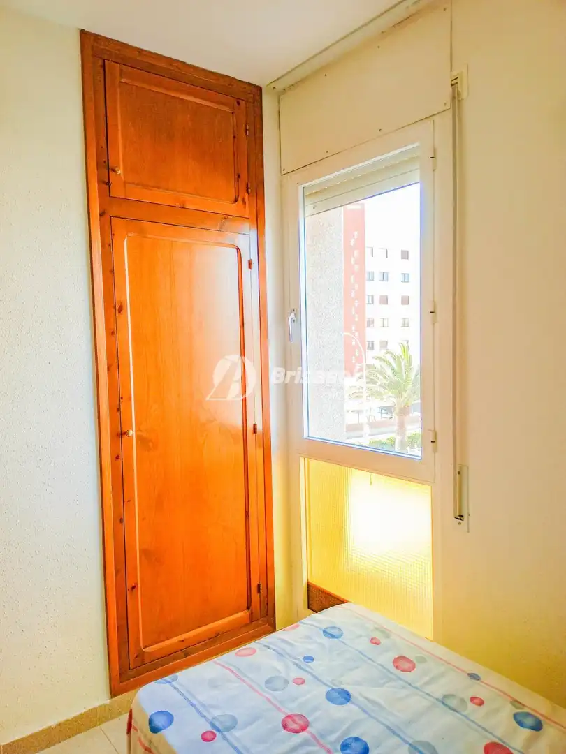 Habitación de Apartamento en venta en Mont-roig del Camp con Terraza y Amueblado