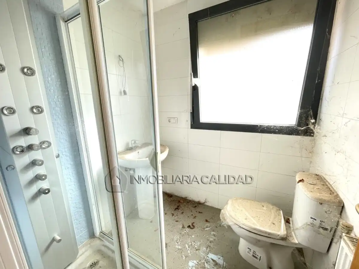 Bany de Casa o xalet en venda en Alfoz de Quintanadueñas amb Calefacció
