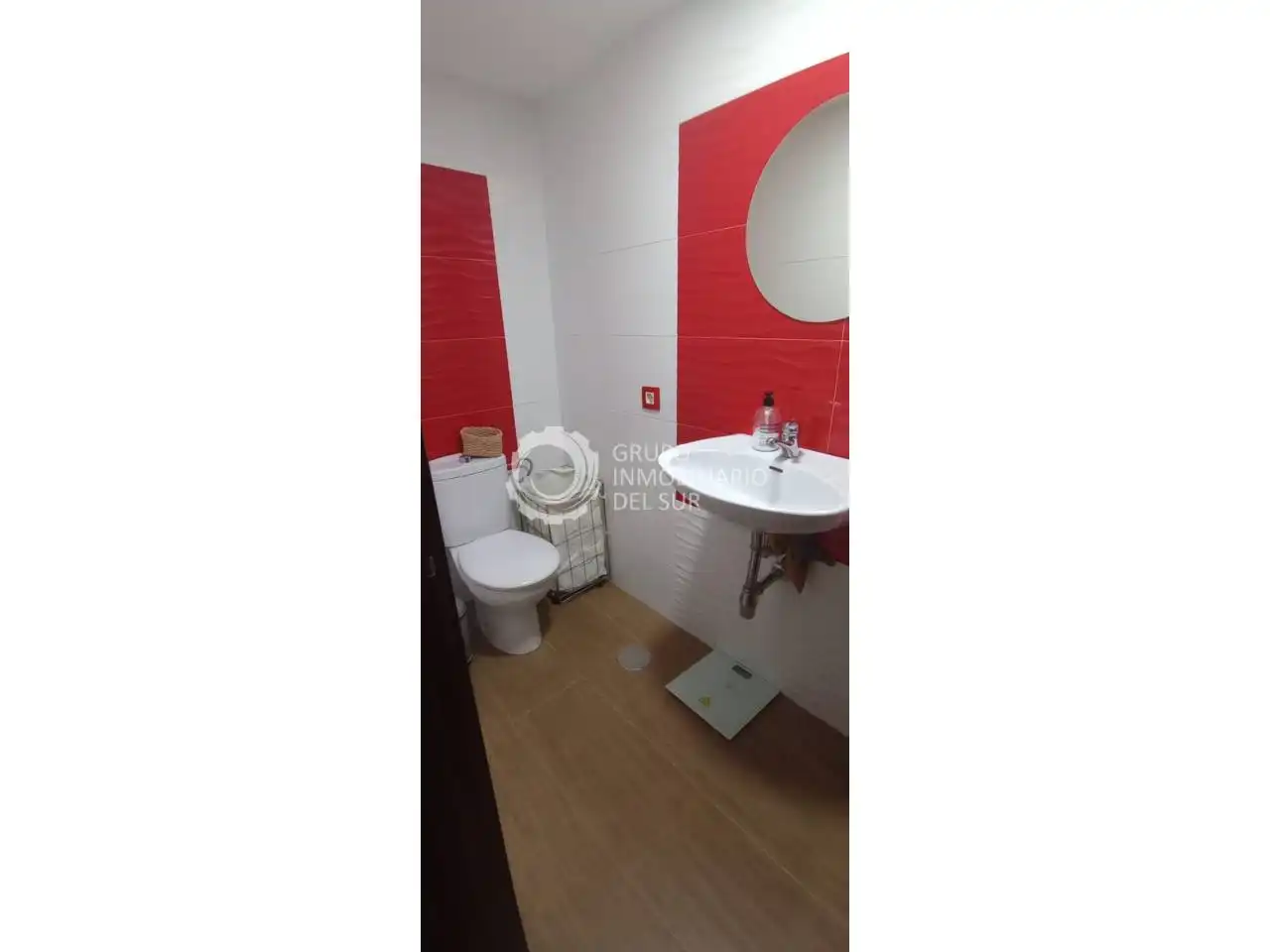 Badezimmer von Wohnung zum Verkauf in Puerto Real mit Parkett, Abstellraum und Möbliert