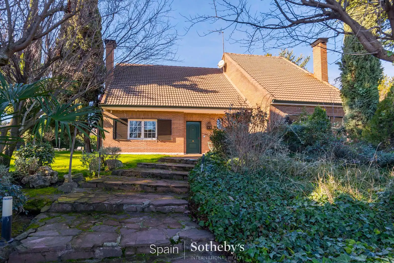Exterior view of Houses for sale in La Moraleja  with Air Conditioner, Heating and Private garden