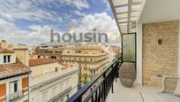Vista exterior de Àtic en venda en  Madrid Capital amb Aire condicionat, Calefacció i Parquet