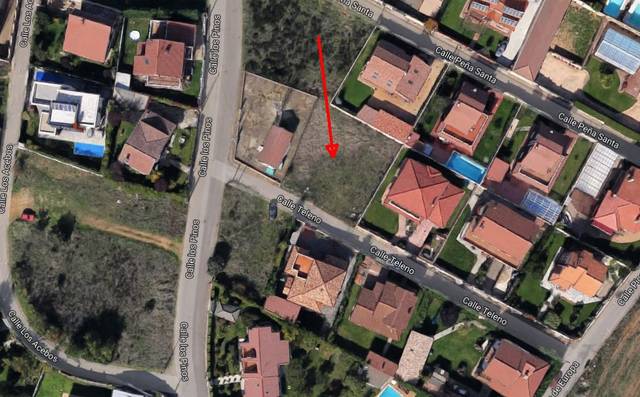 Terreno residencial en Venta en Calle Teleno en Valdefresno