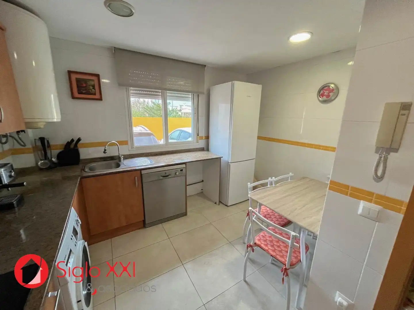 Küche von Einfamilien-Reihenhaus zum Verkauf in Almazora / Almassora mit Klimaanlage, Heizung und Terrasse