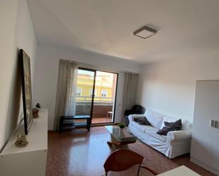 Sala d'estar de Apartament per a compartir en  Valencia Capital amb Moblat i Balcó