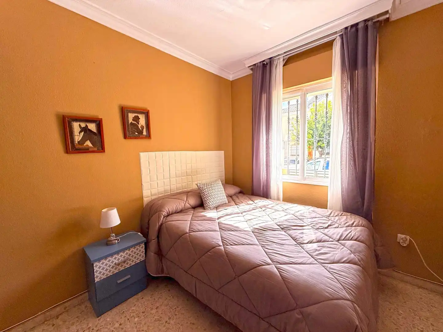 Habitación de Casa adosada en venta en Tomares con Jardín privado