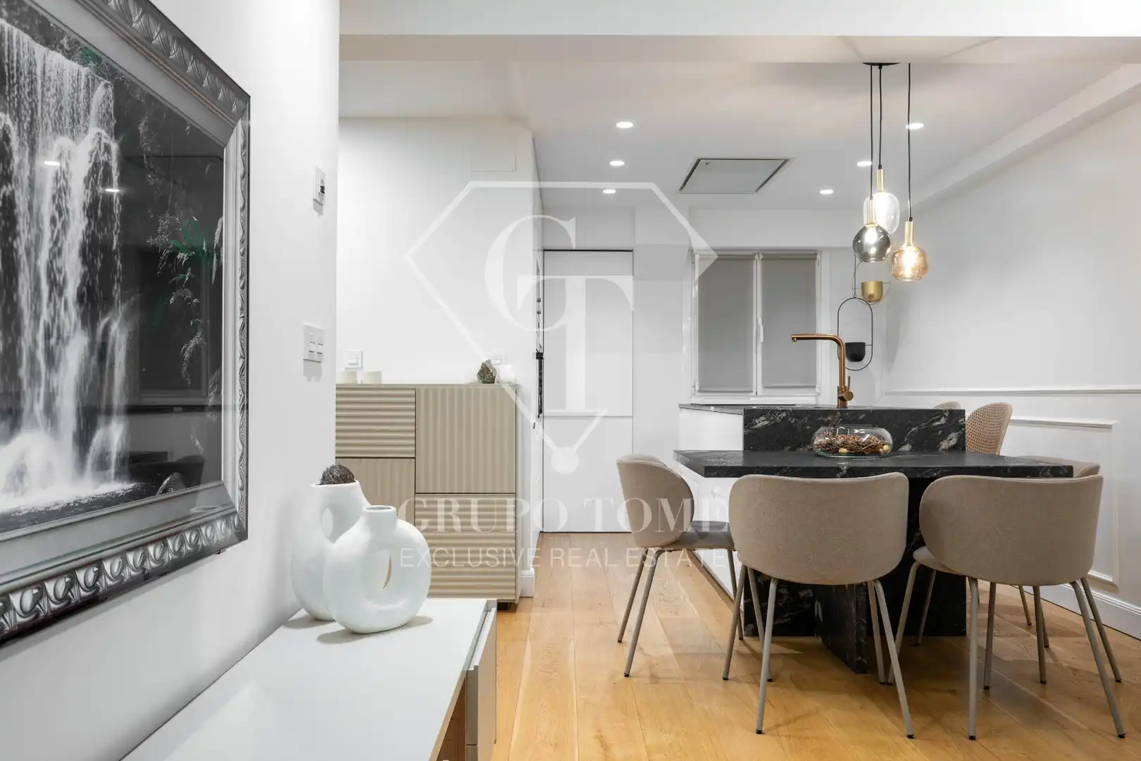 Comedor de Piso en venta en Donostia - San Sebastián  con Calefacción y Balcón