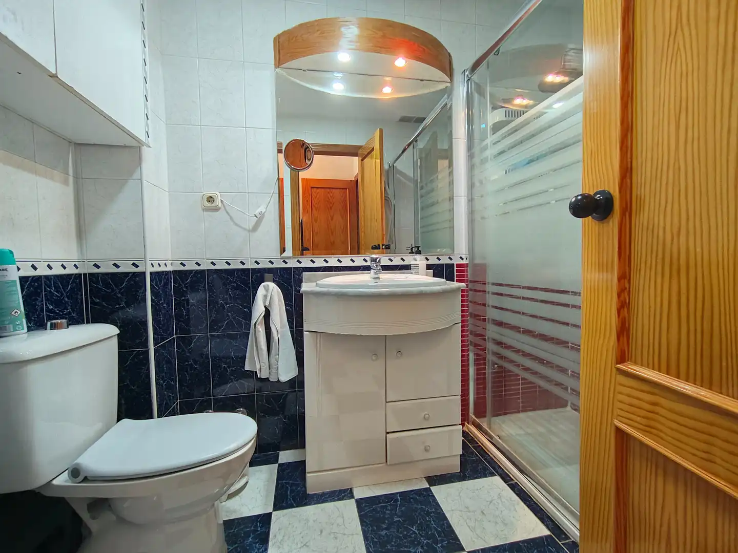 Badezimmer von Gebäude zum Verkauf in La Zubia