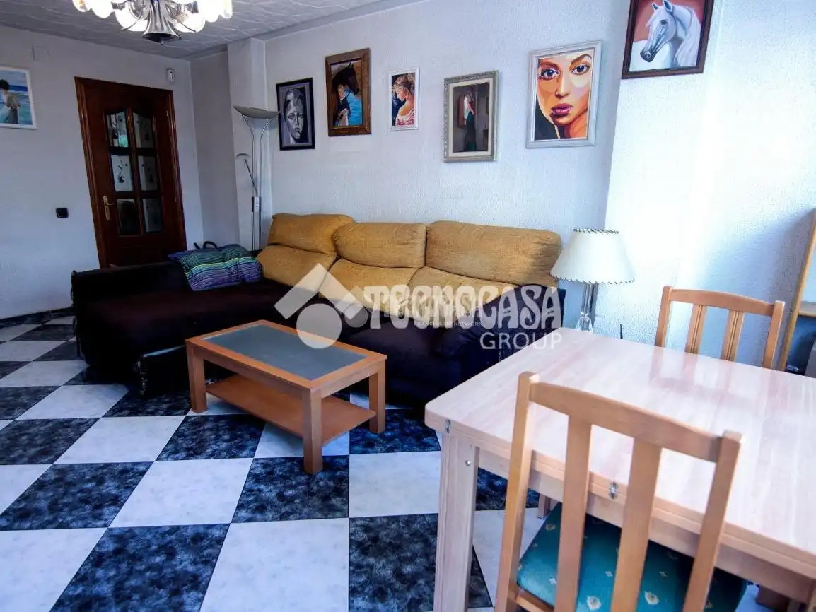 Sala d'estar de Pis en venda en Madrid amb Calefacció i Terrassa