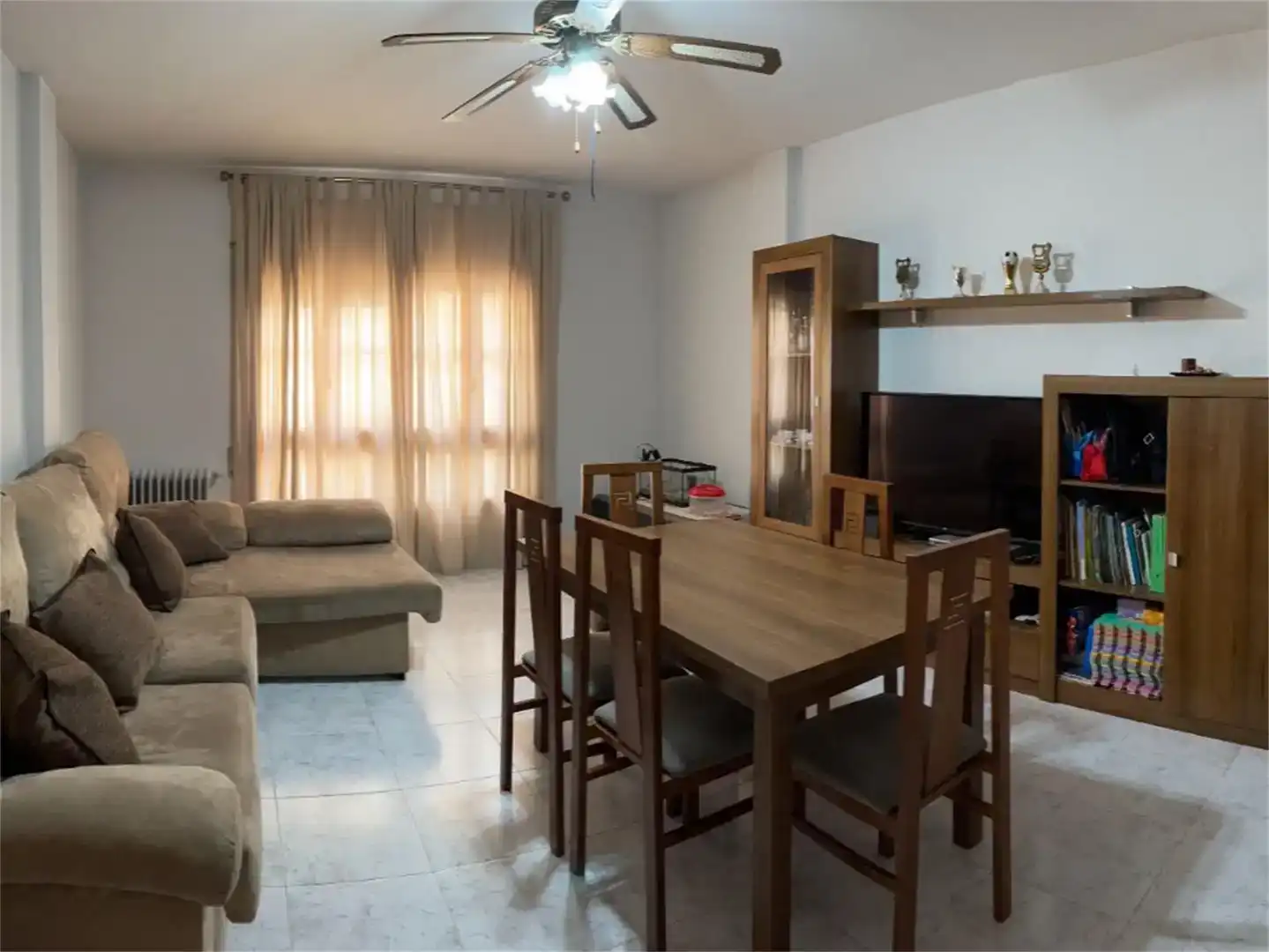 Sala d'estar de Casa o xalet en venda en Baza