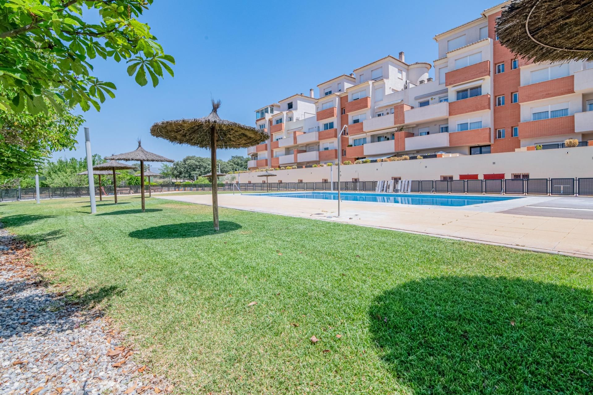 Vista exterior de Pis en venda en Atarfe amb Aire condicionat, Calefacció i Jardí privat