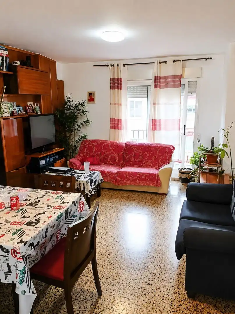 Living room of Flat for sale in Valencia  with Furnished and Balcony