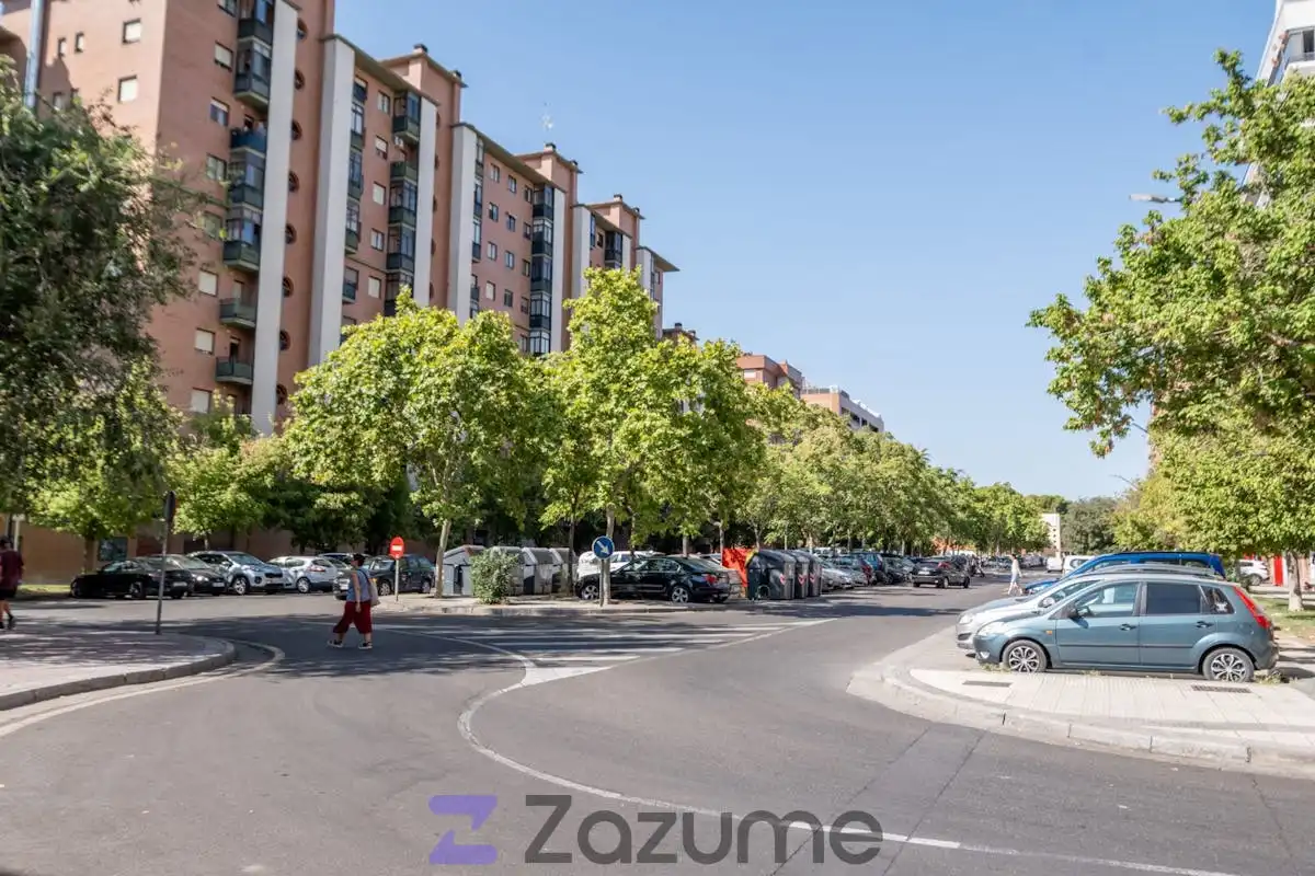 Parkplatz von Wohnung zur Miete in Zaragoza mit Klimaanlage, Heizung und Parkett