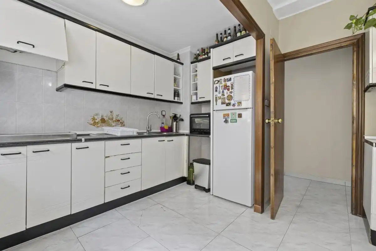 Küche von Wohnung zum Verkauf in San Juan de Aznalfarache mit Klimaanlage, Heizung und Terrasse