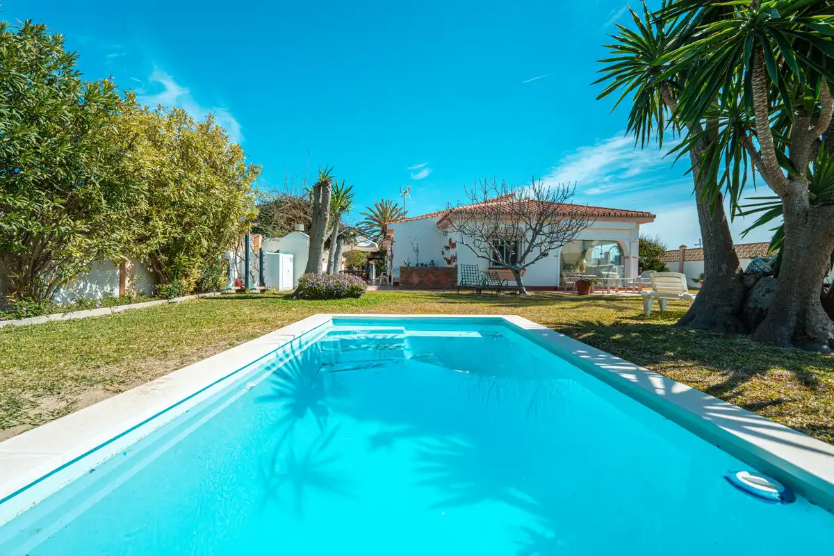 Jardí de Casa o xalet en venda en Marbella amb Aire condicionat, Jardí privat i Piscina