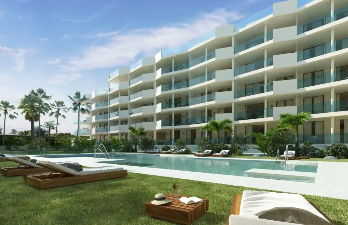 Schwimmbecken von Wohnung zum Verkauf in Mijas mit Klimaanlage, Privatgarten und Terrasse