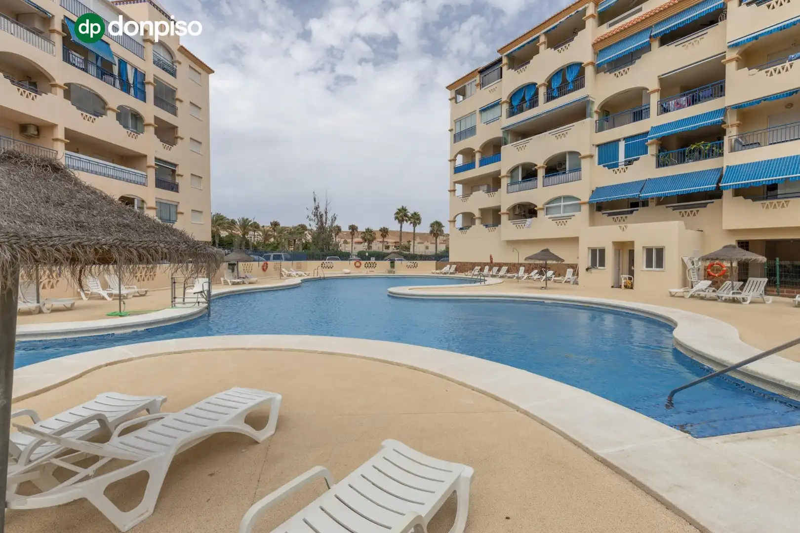 Piscina de Piso en venta en El Ejido con Piscina comunitaria