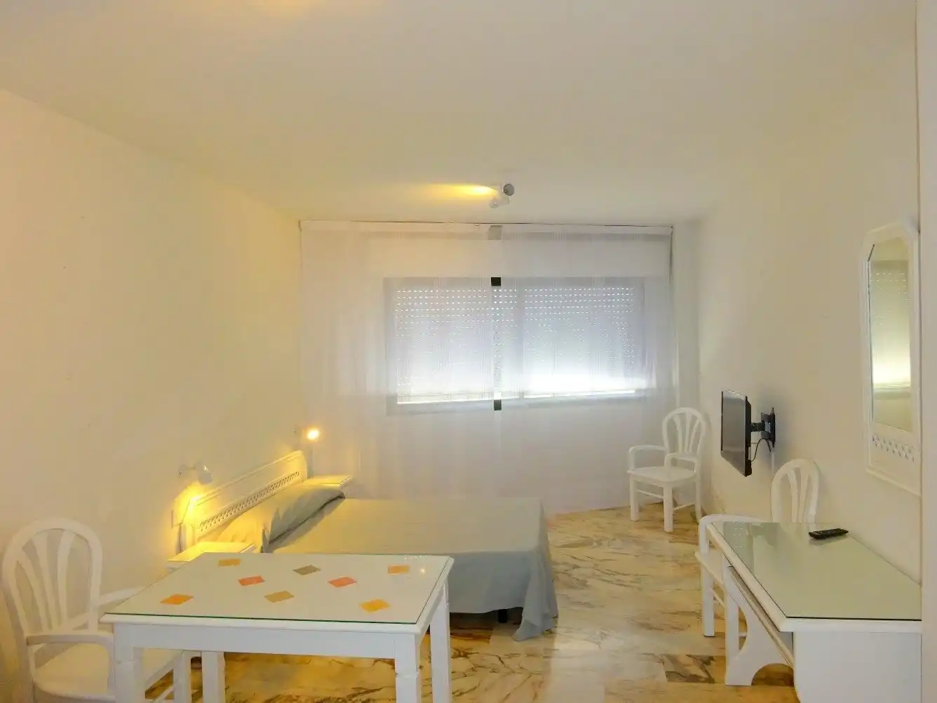 Habitación de Estudio de alquiler en Sevilla con Aire acondicionado, Calefacción y Amueblado