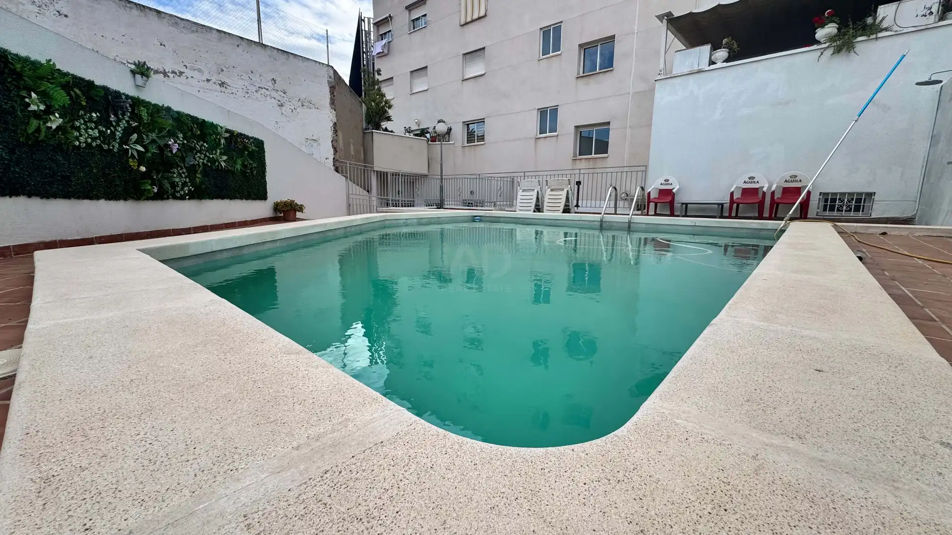 Piscina de Piso en venta en Alicante / Alacant con Terraza y Piscina