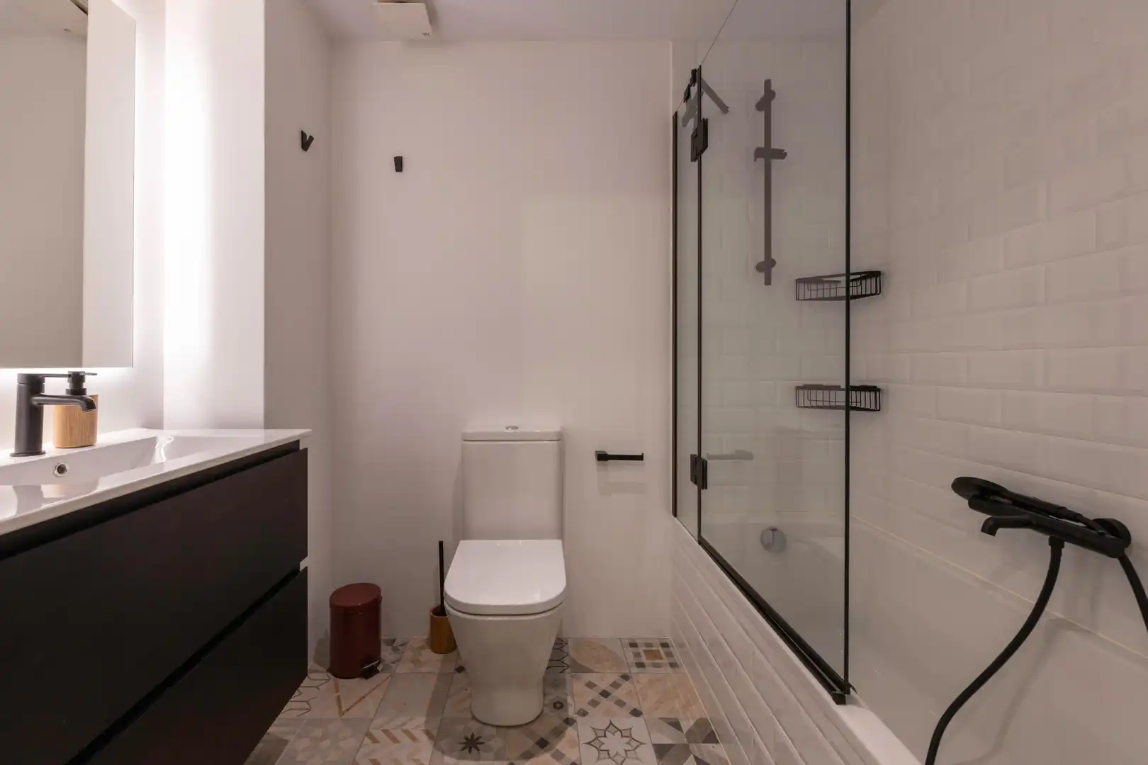 Baño de Planta baja de alquiler en Ordino con Calefacción, Terraza y Trastero