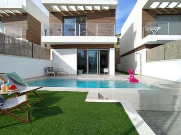 Villa mit Pool zum Verkauf in Orihuela Costa