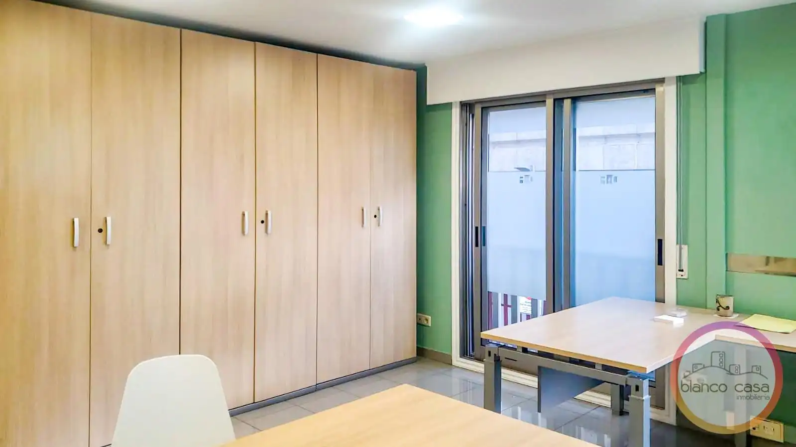 Office space with lift to rent in Carballo, imagen 2