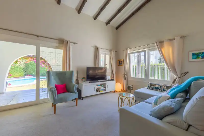 Chalet con piscina en venta en San Pedro de Alcántara, imagen 2