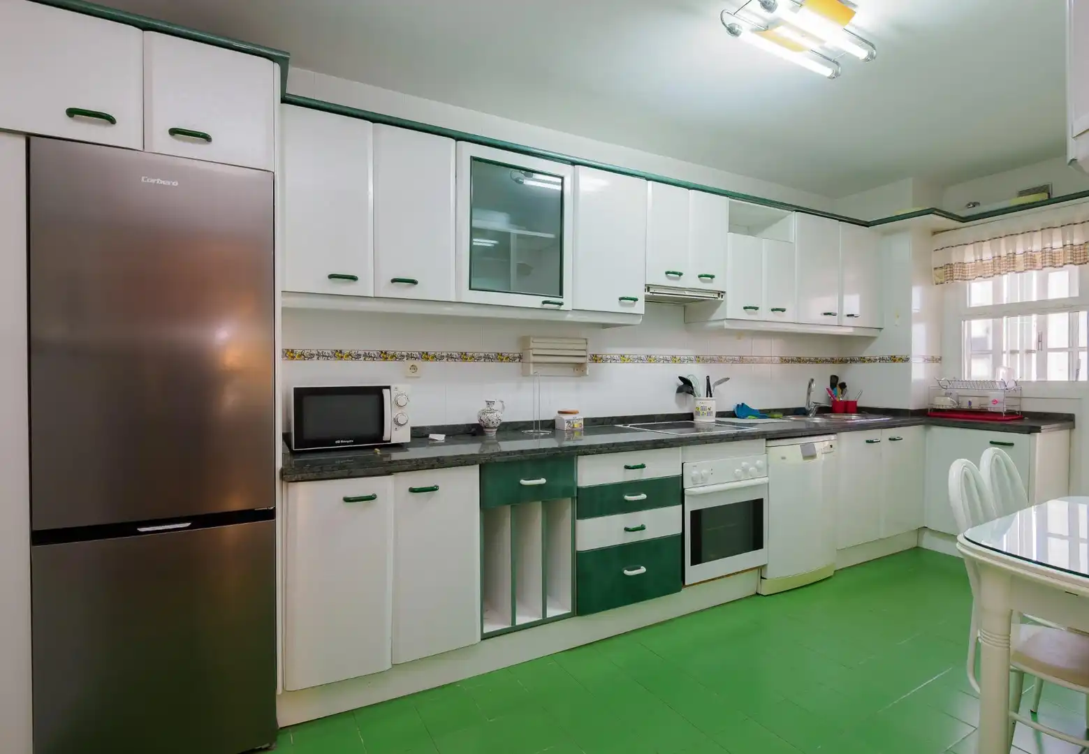 Cocina de Piso en venta en Málaga con Jardín privado, Terraza y Trastero