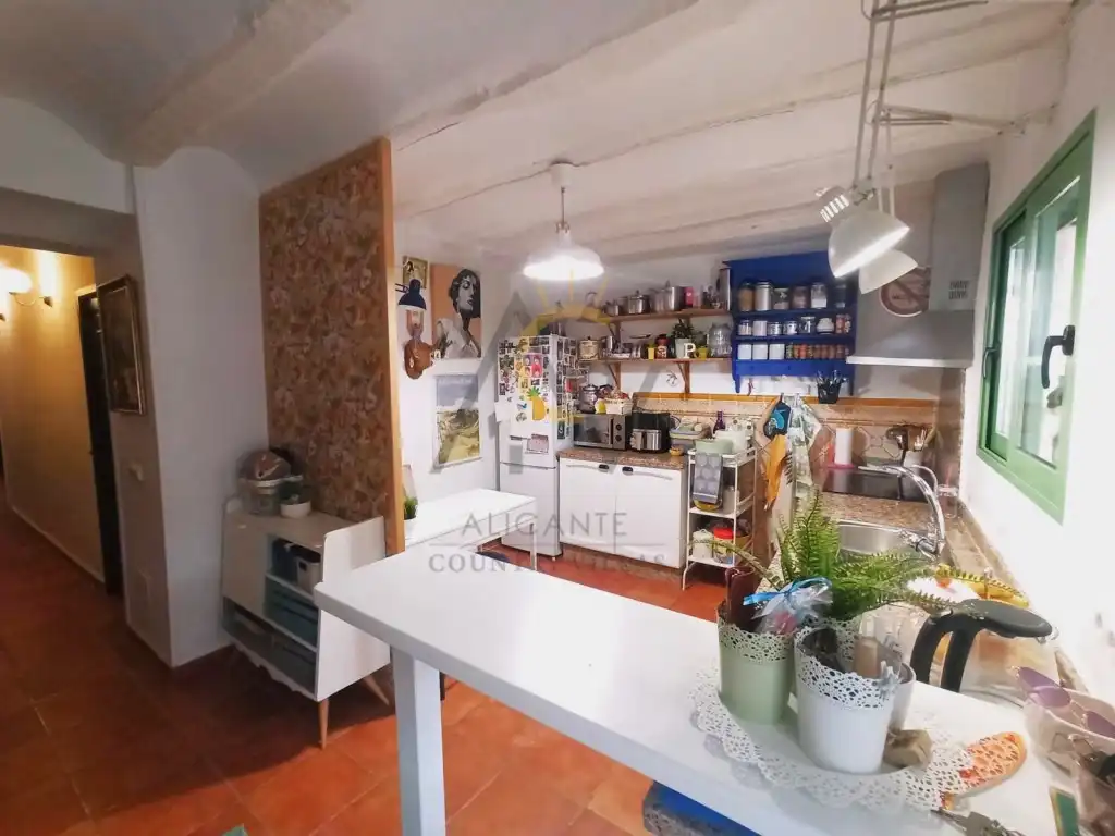 Landhaus mit Garten zum Verkauf in El Pinós / Pinoso, imagen 3