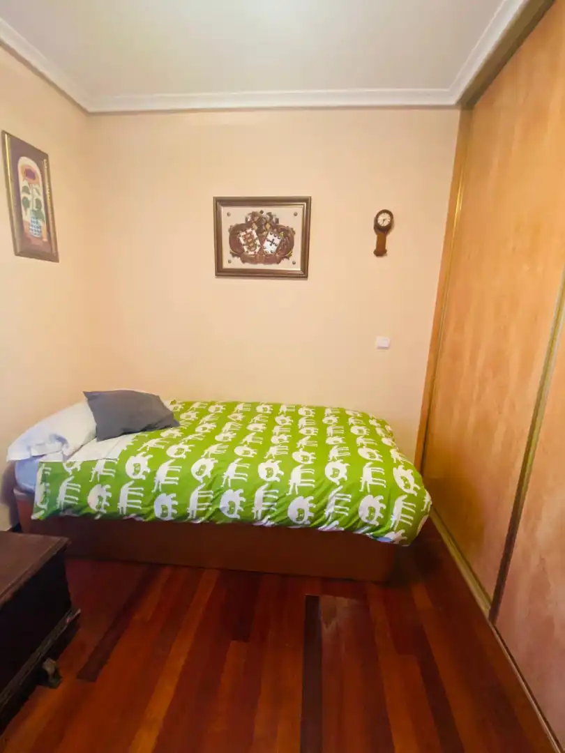 Habitación de Casa adosada en venta en Palencia con Calefacción, Jardín privado y Parquet