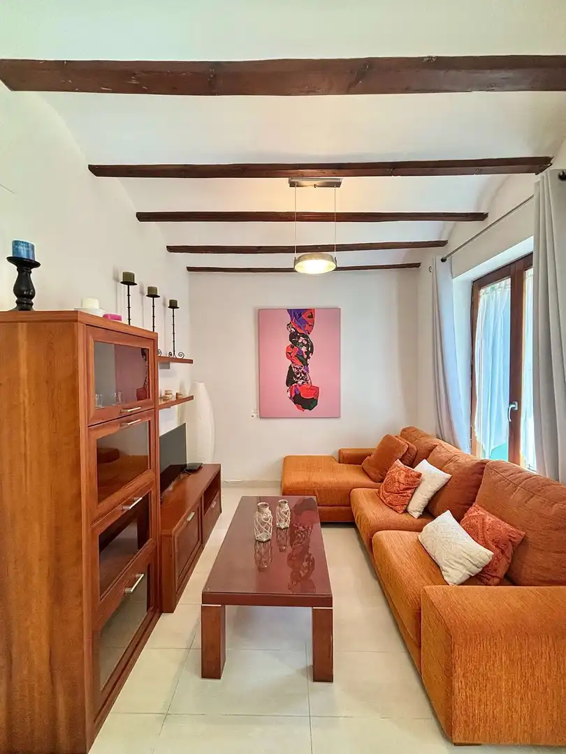 Sala d'estar de Apartament per a compartir en Dénia amb Aire condicionat, Terrassa i Moblat