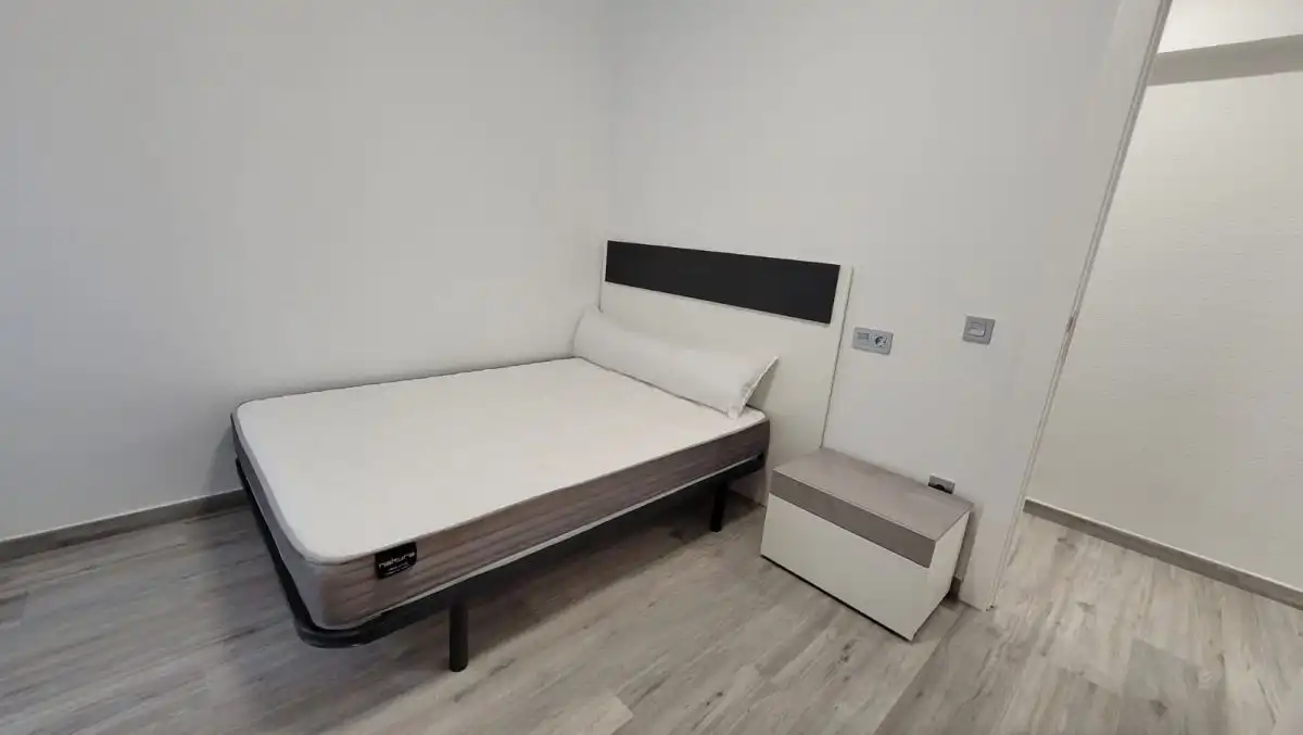 Schlafzimmer von Wohnung zur Miete in Salamanca mit Heizung, Möbliert und Balkon