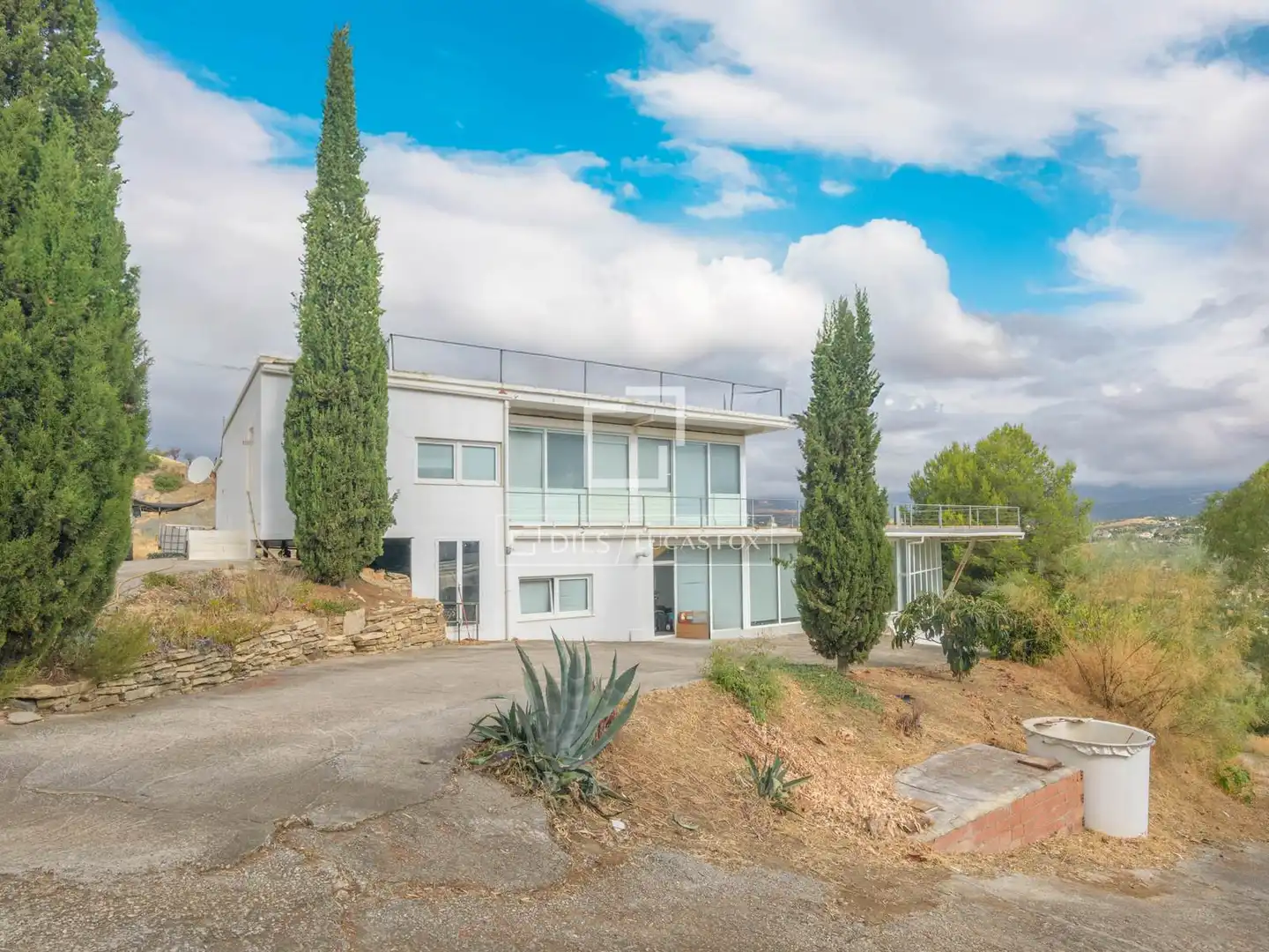 Vista exterior de Finca rústica en venda en Viñuela amb Jardí privat i Piscina