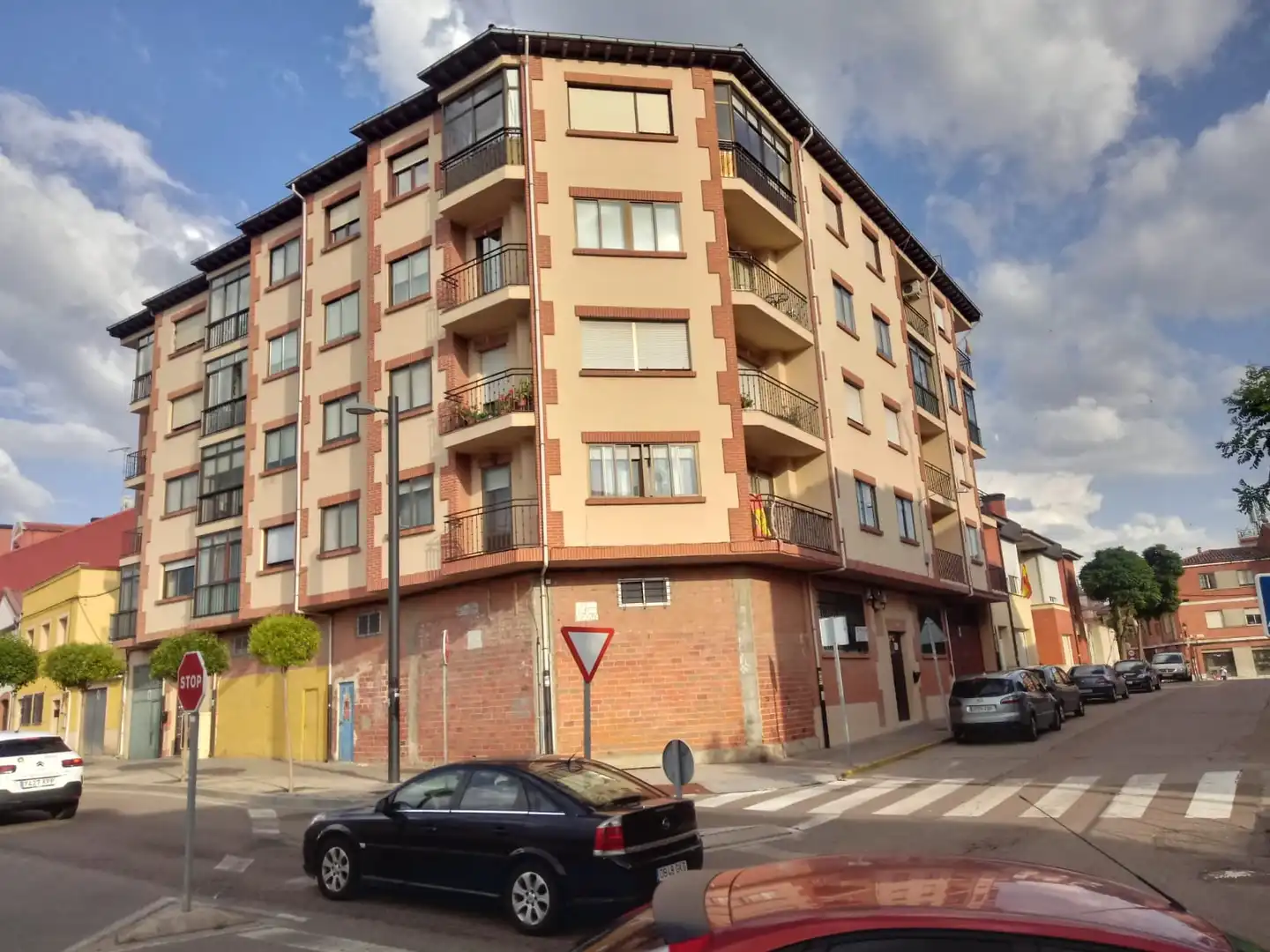 Vista exterior de Pis en venda en Tordesillas amb Calefacció, Parquet i Terrassa