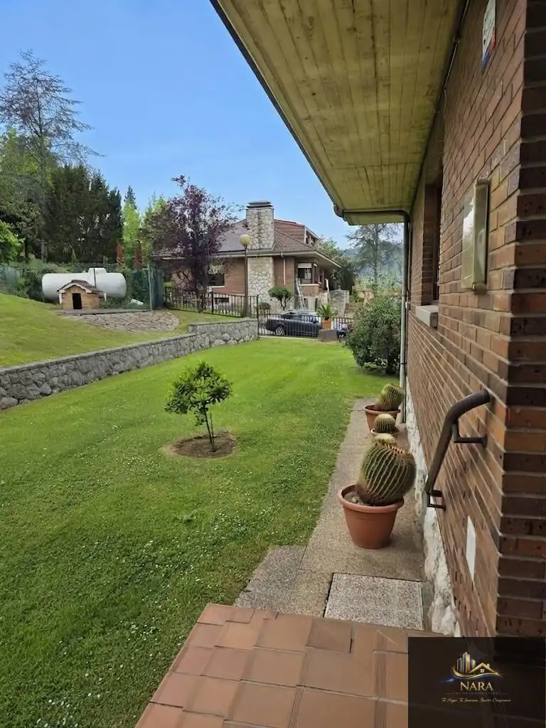 Garden of Houses for sale in Torrelavega   with Heating, Private garden and Parquet flooring