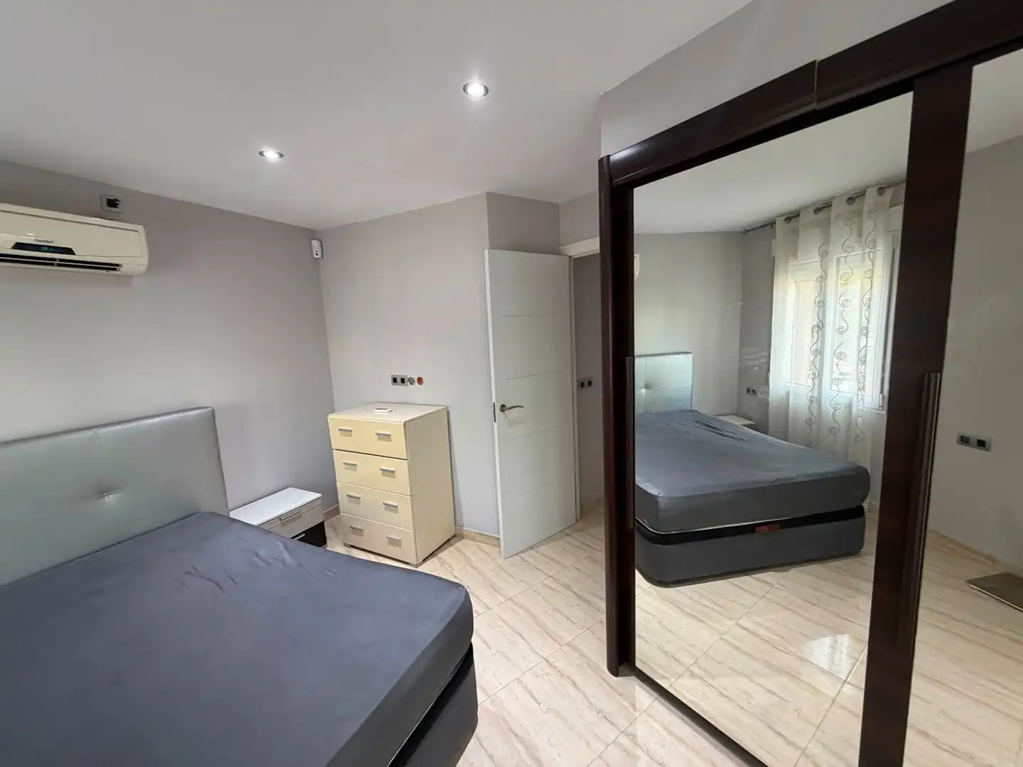Schlafzimmer von Wohnung zur Miete in Sueca mit Klimaanlage, Möbliert und Ofen